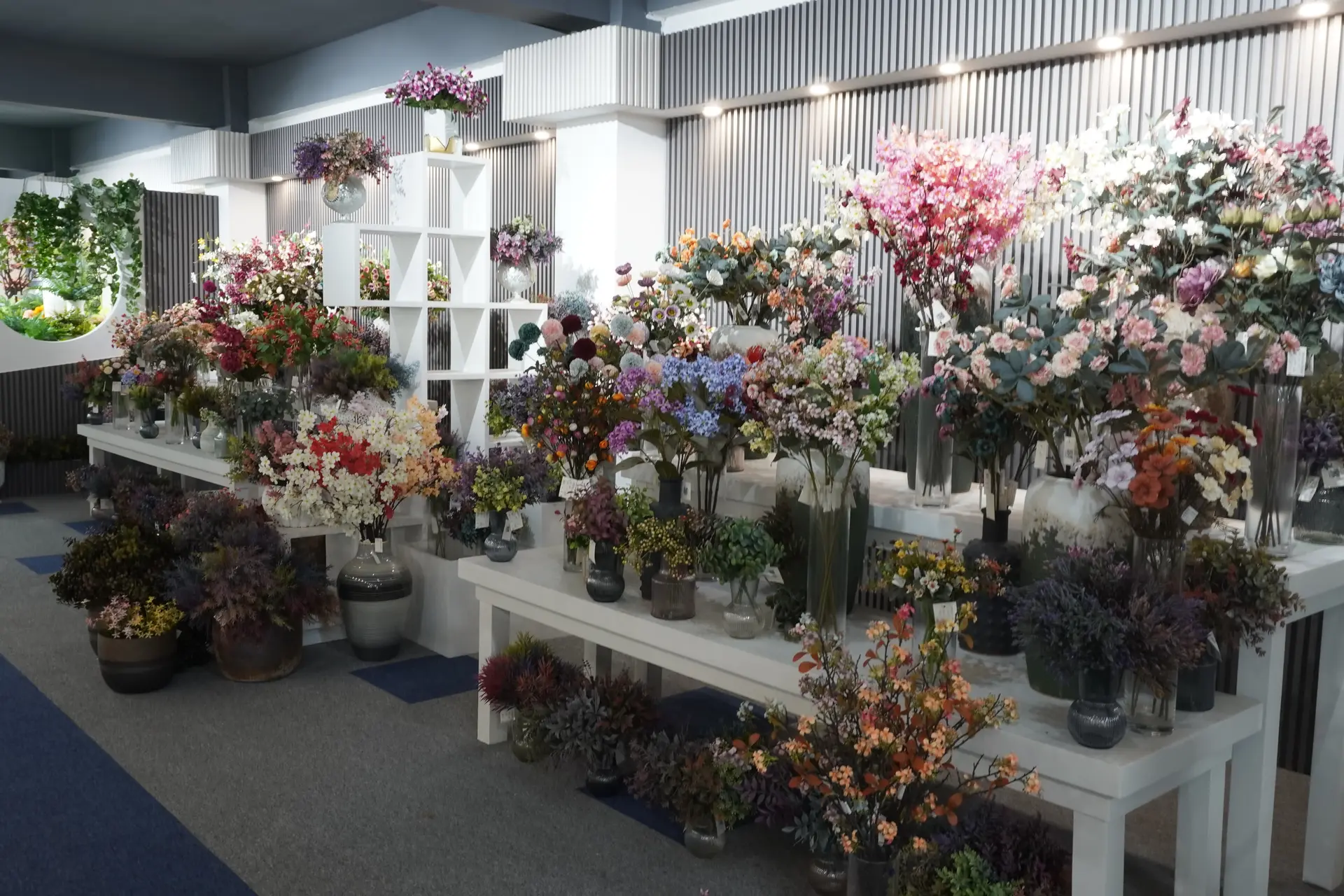 LuckyFloral factory and product showroom