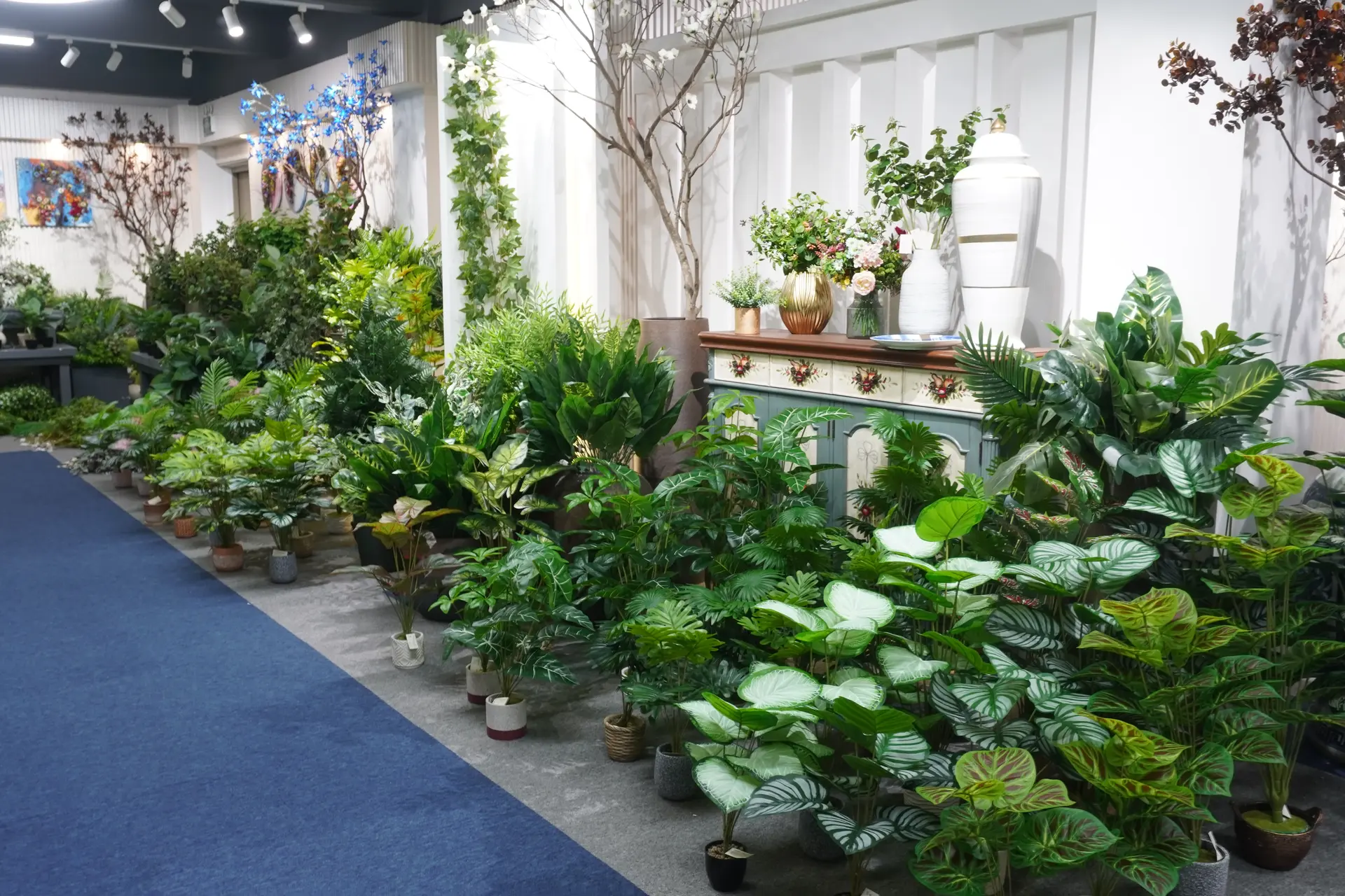 LuckyFloral factory and product showroom